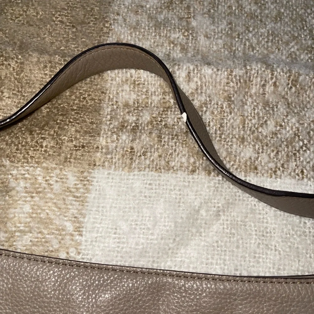 Michael Kors taupe handbag/shoulder bag - Picture 3 of 4